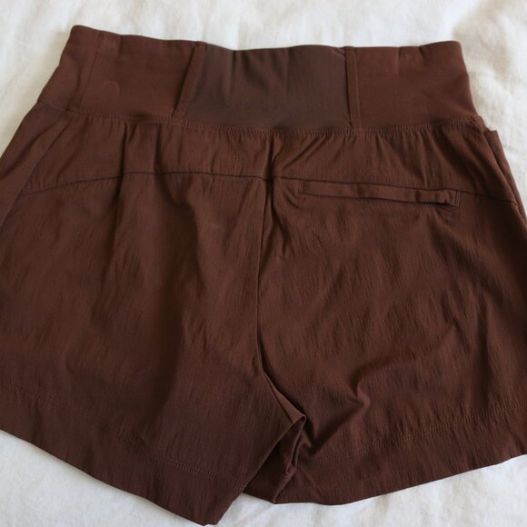 Athleta Trekkie North Short in Mahogany Size 2 - Picture 7 of 9